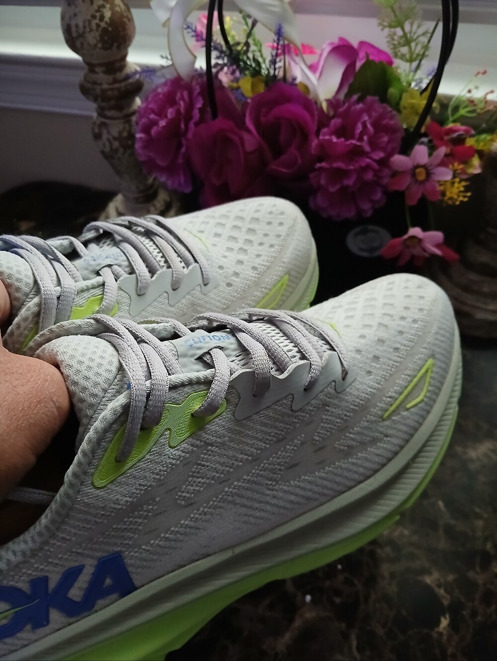 Hoka One Clifton 9 Comfort/Athletic Medical Field Shoes Size 9 Men/10.5 Women - Picture 4 of 13